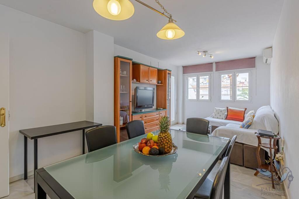 Apartment 3bdr 2 Bath With Parking In The Location