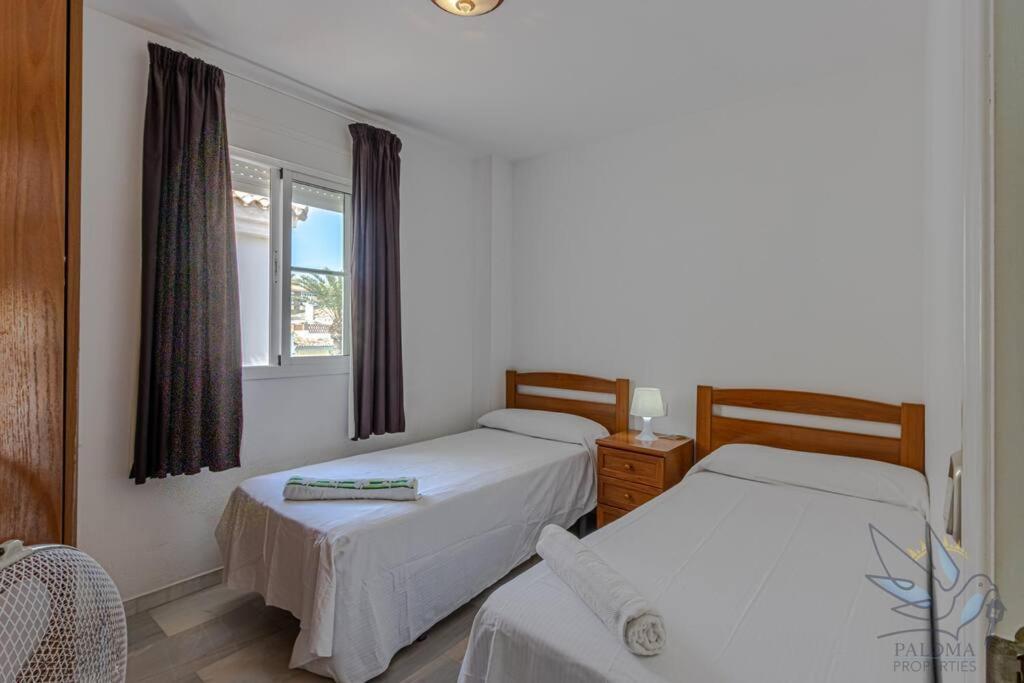 Apartment 3bdr 2 Bath With Parking In The Location *