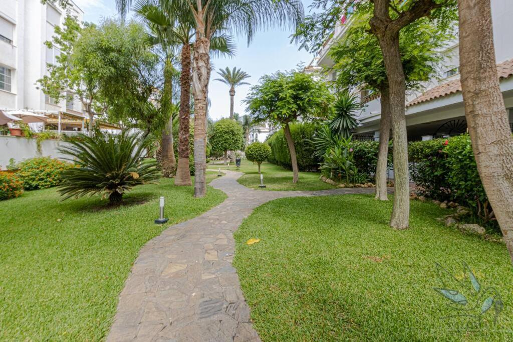 3bdr 2 Bath With Parking In The Location