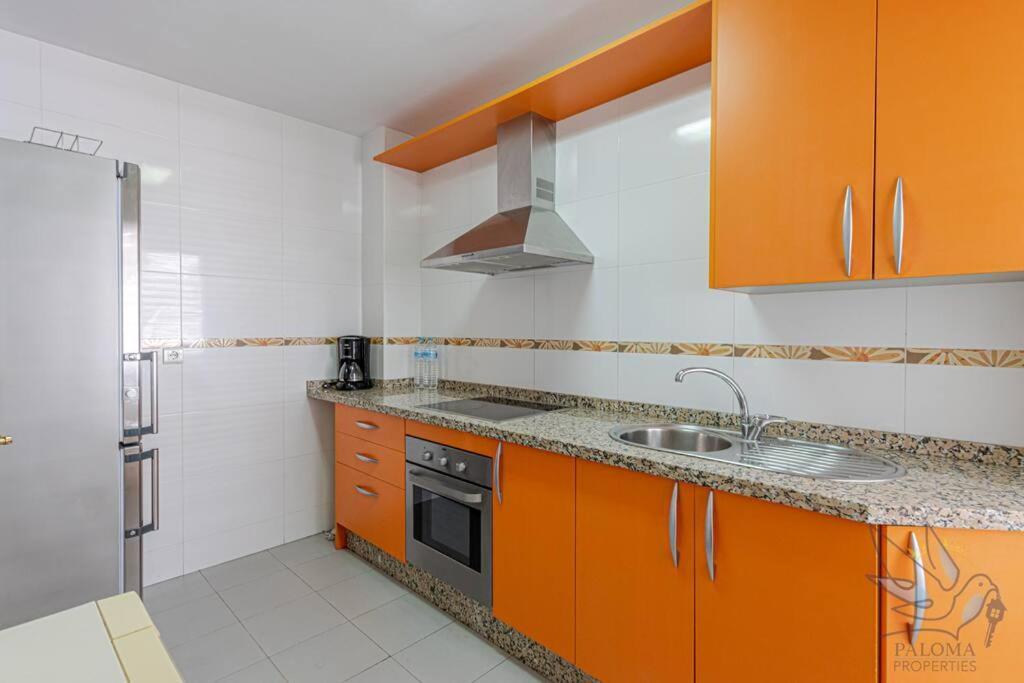 3bdr 2 Bath With Parking In The Location