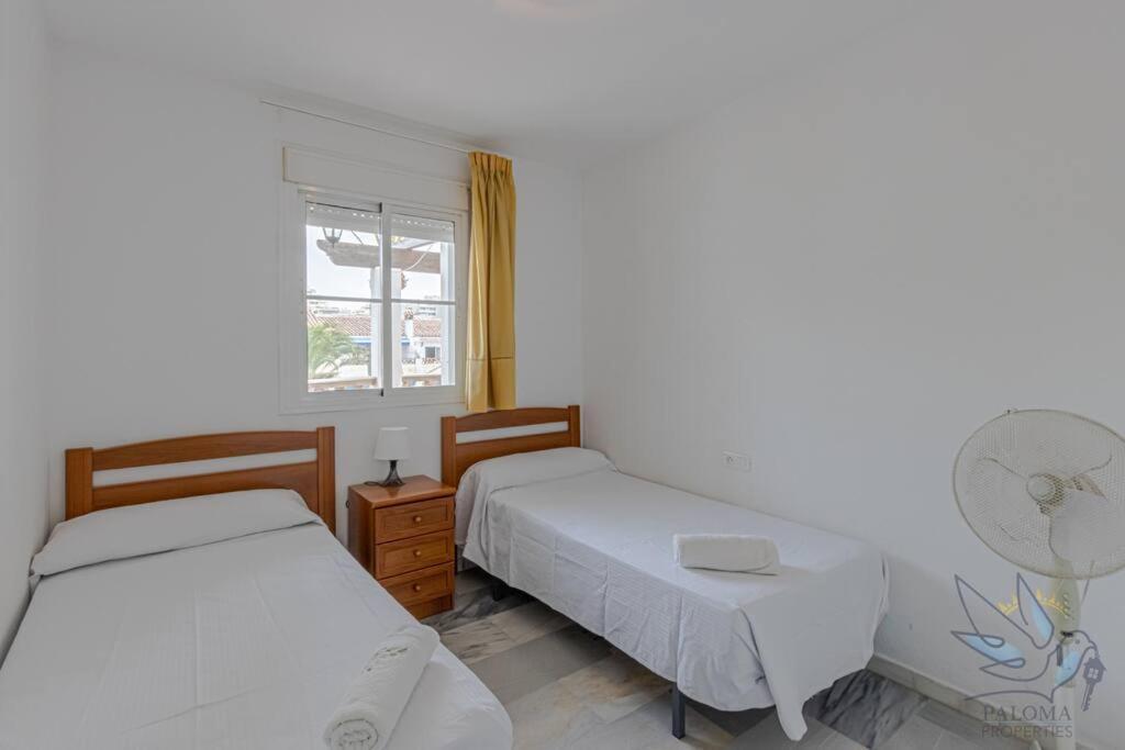 Apartment 3bdr 2 Bath With Parking In The Location *