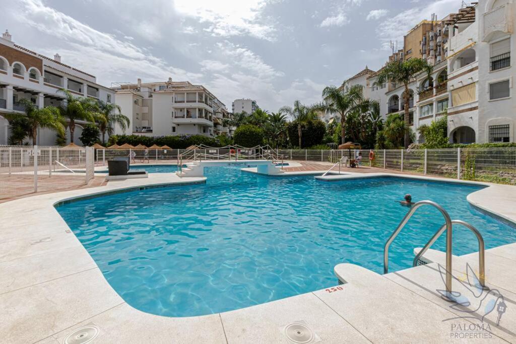 3bdr 2 Bath With Parking In The Location Apartment