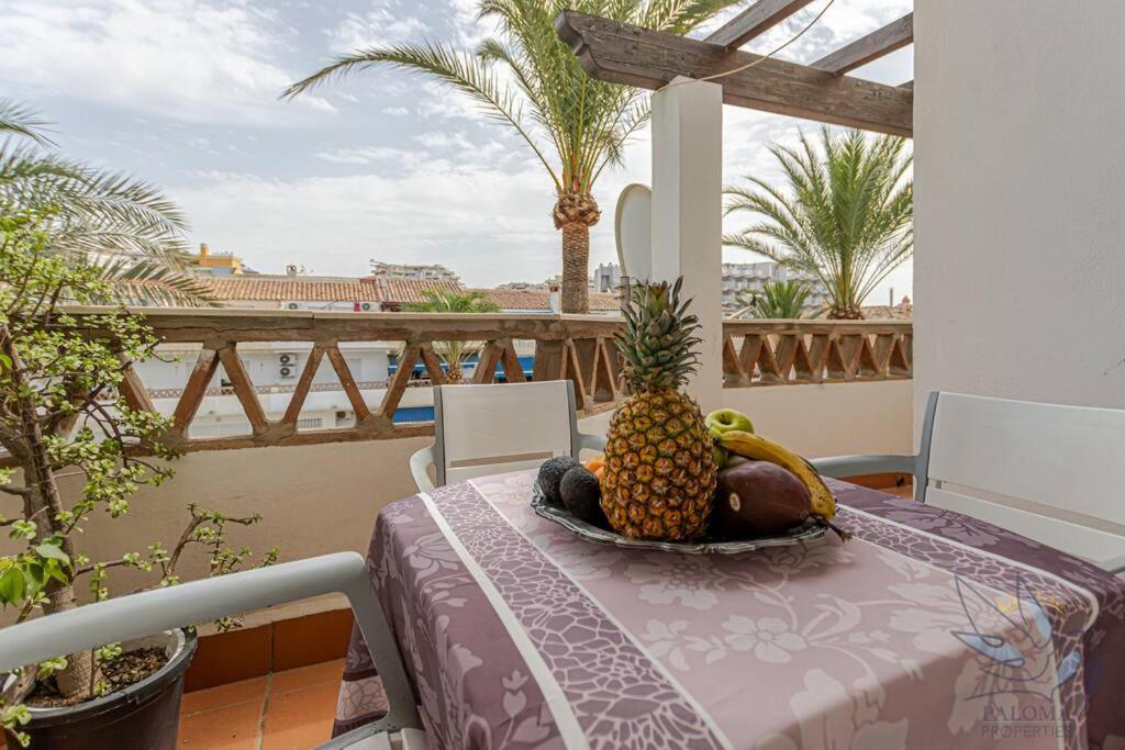 Apartment 3bdr 2 Bath With Parking In The Location *